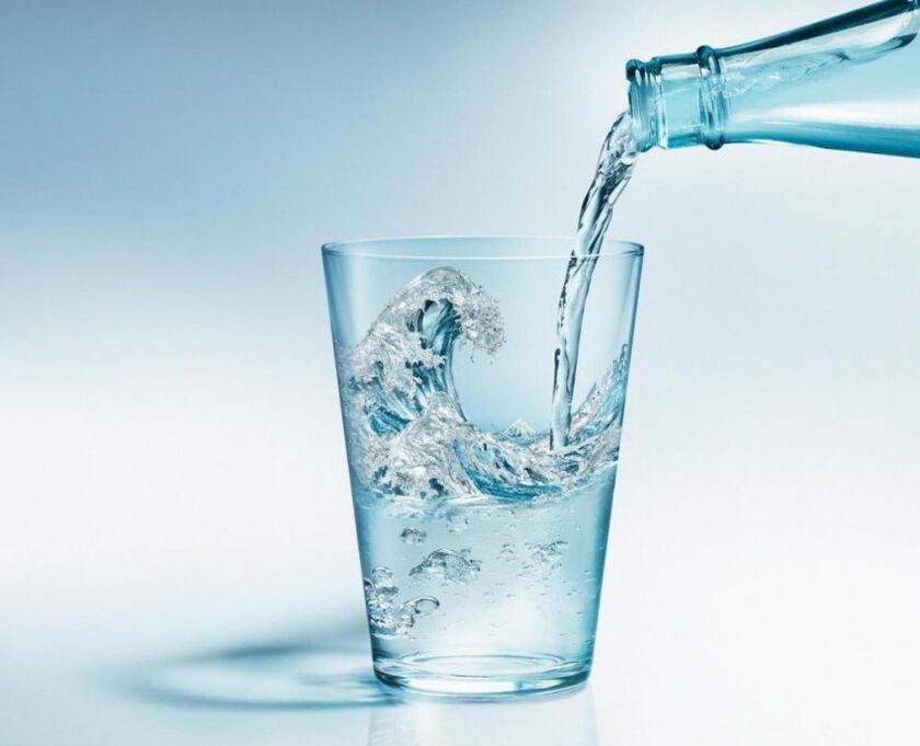 Durante la dieta potabile è necessario bere molta acqua pulita